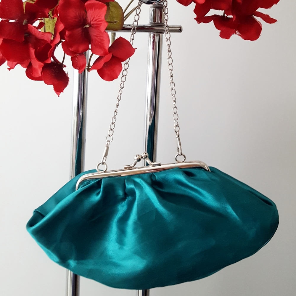 FREE🎈Oasis🍃Green Silky Evening Bag| Handbag| Clutch
